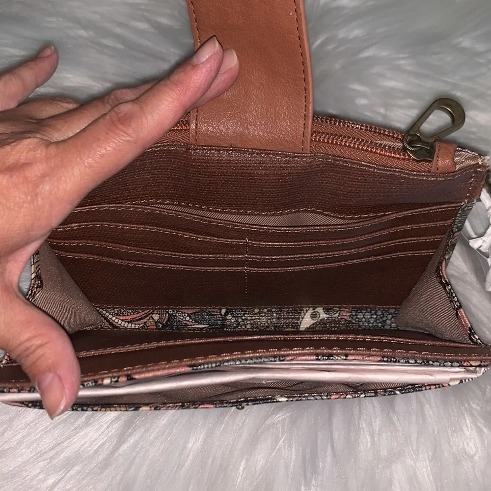 Sakroots Crossbody Smartphone Wallet bag - Picture 4 of 8